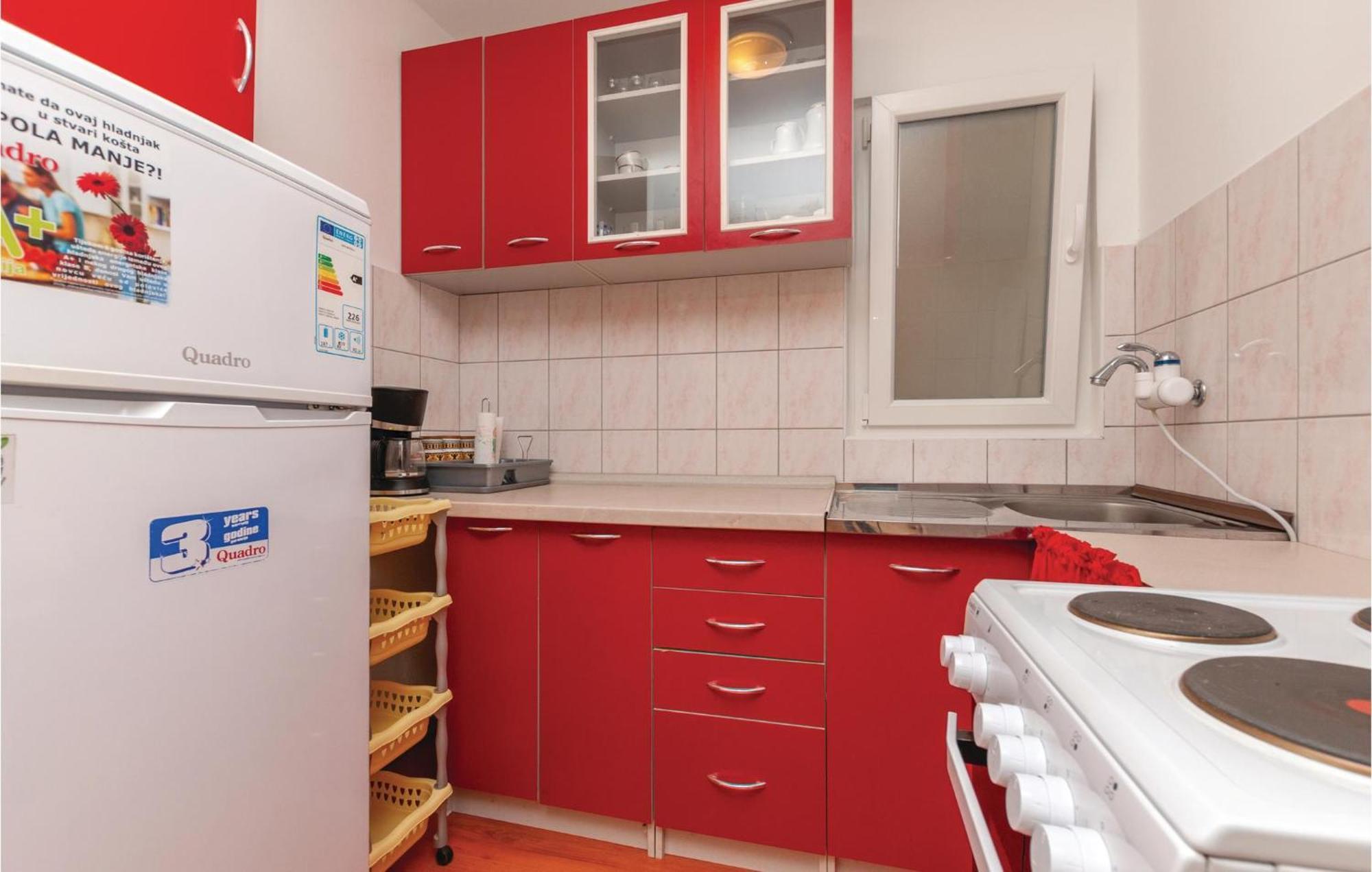Beautiful Apartment In Jadrija With Kitchen Exteriör bild