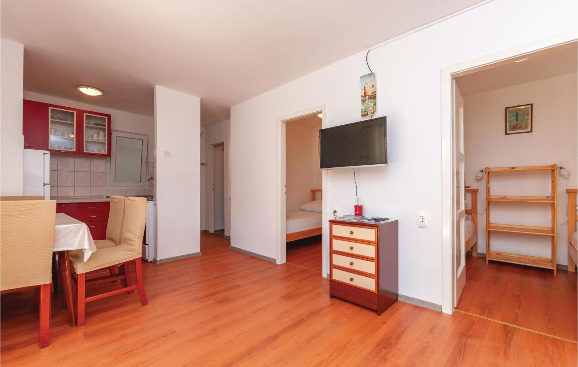 Beautiful Apartment In Jadrija With Kitchen Exteriör bild